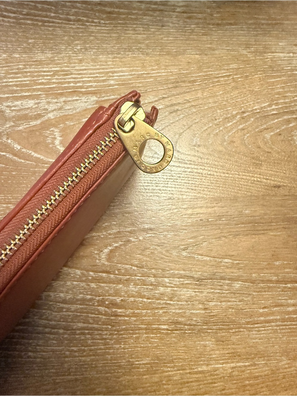 Marc by Marc Jacobs Tan Leather Bird Card Holder with Gold Hardware - Picture 4 of 7